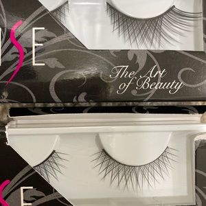 Set of 4 false lashes unused wing and doll eye